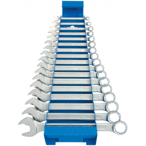 Sada kombinovaných, krátkych kľúčov v kovovom stojane